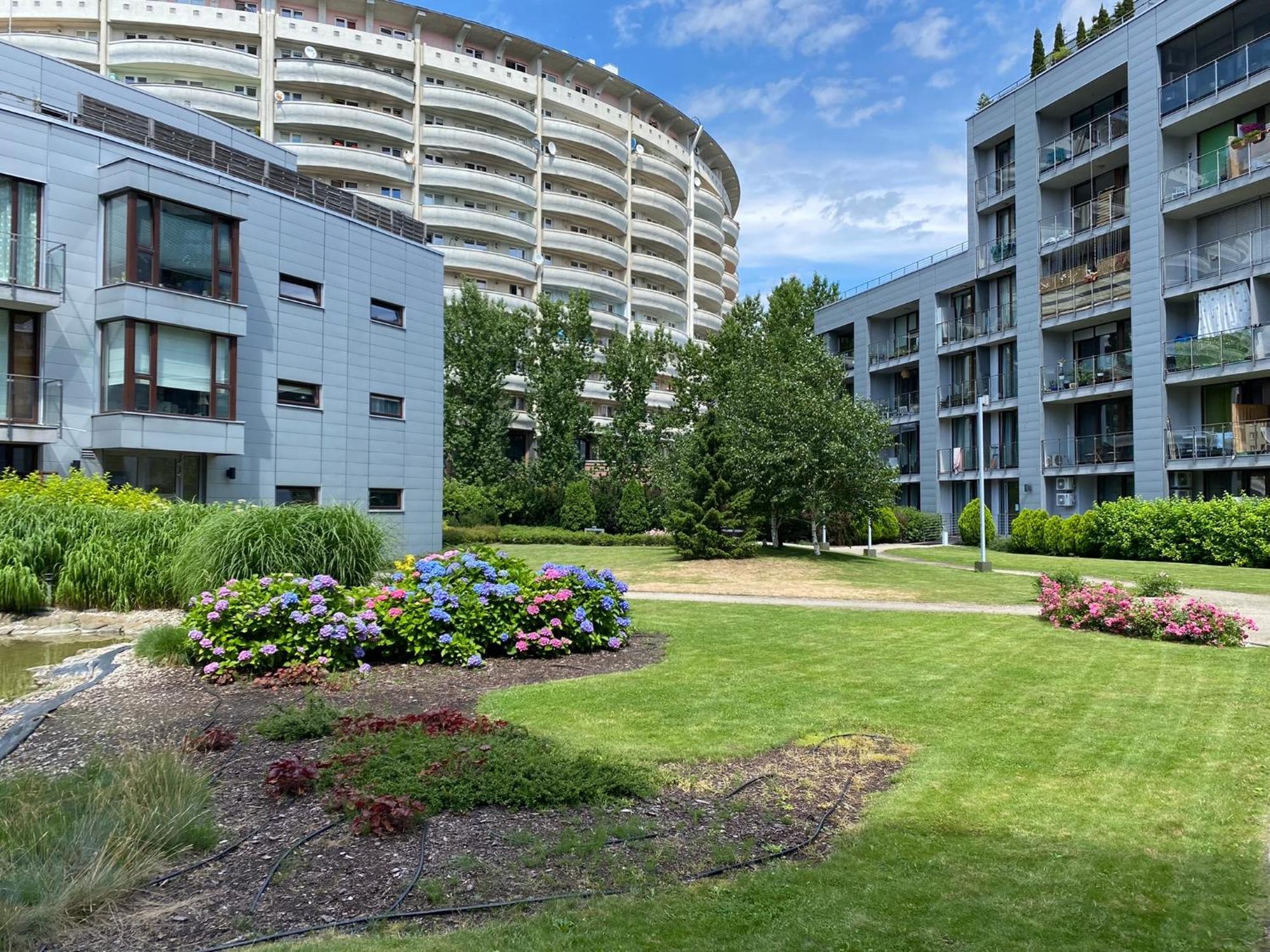 Two Rooms Apartment Triton Park Warsaw Ngoại thất bức ảnh